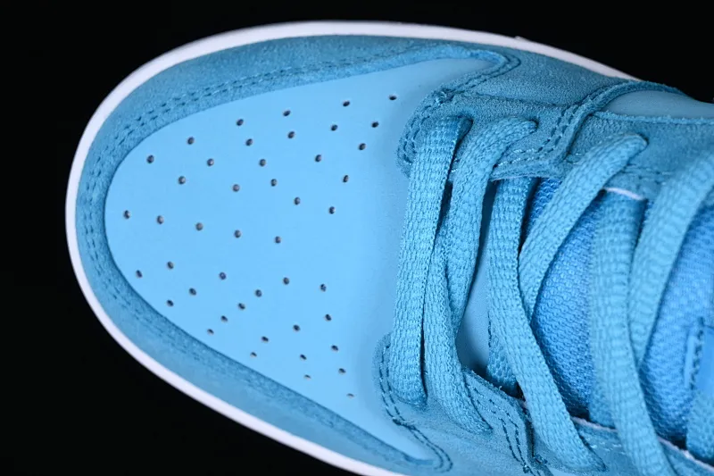 All categories Nk SB Dunk series Nk SB Dunk Low low-top sneakers K version NK SB Dunk Low Pro sky blue imitation wool low-top casual sneakers BQ6817-400